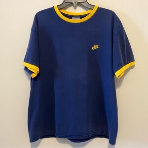 Nike Men’s Navy and Yellow Embroidered Logo Tees - L - Pre-owned